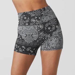 Alo Yoga XXS Vapor Bandana Short